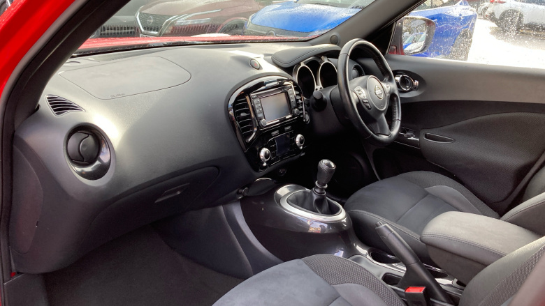 Nissan Juke 1.2 DiG-T N-Connecta 5dr Petrol Hatchback